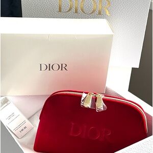 🌹NIB Dior luxurious Red velvet pouch +Dior hard box + Dior La Mousse off/ on